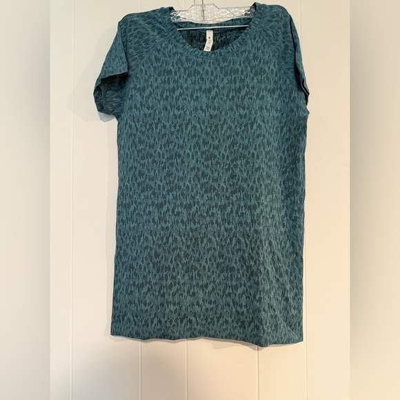 Athleta Teal Patterned Short Sleeve Top - Picture 2 of 6